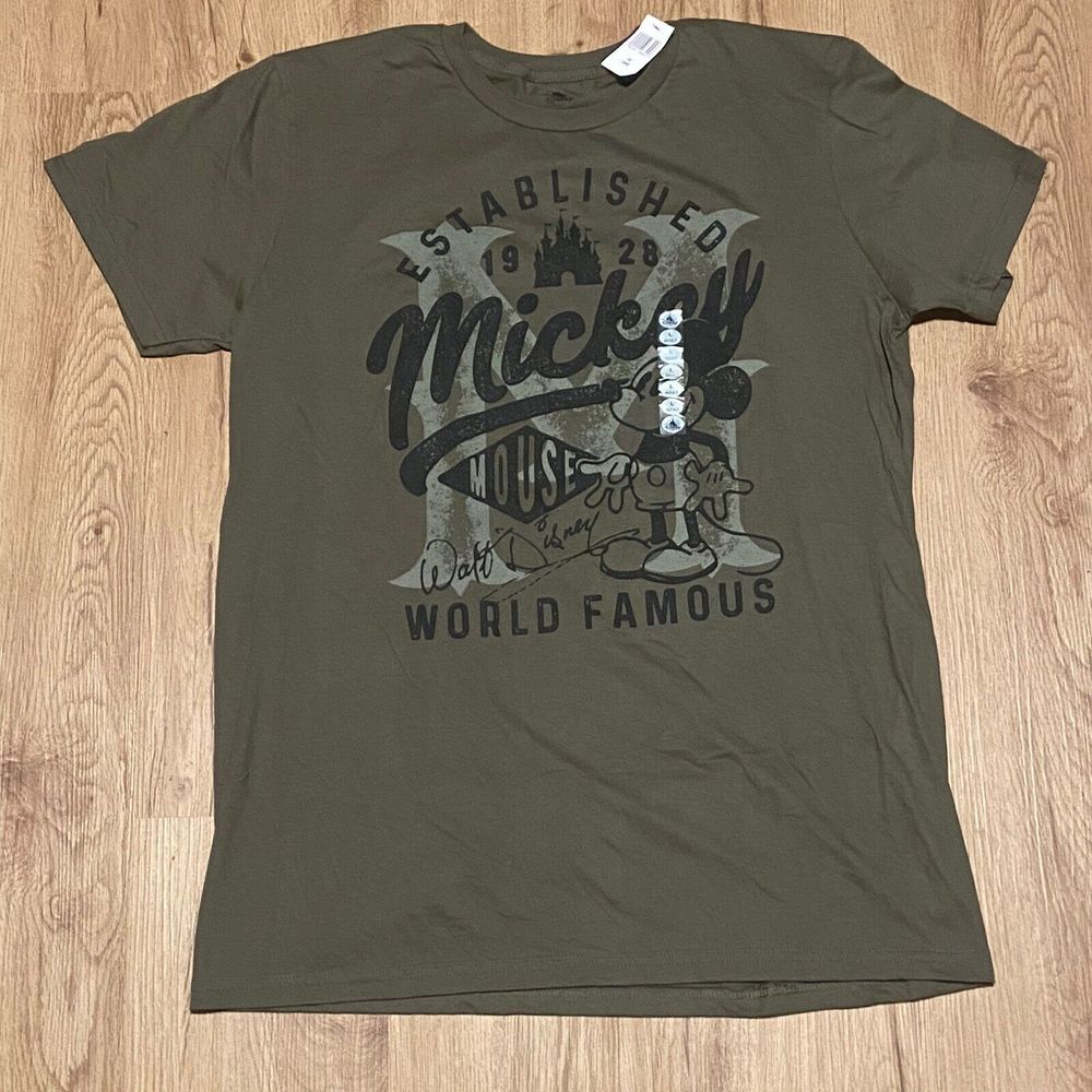 Mickey Mouse World Famous Walt Disney T-Shirt  Large L  WDW GREEN